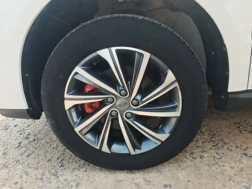 Photo 23 - Geely Emgrand X6
