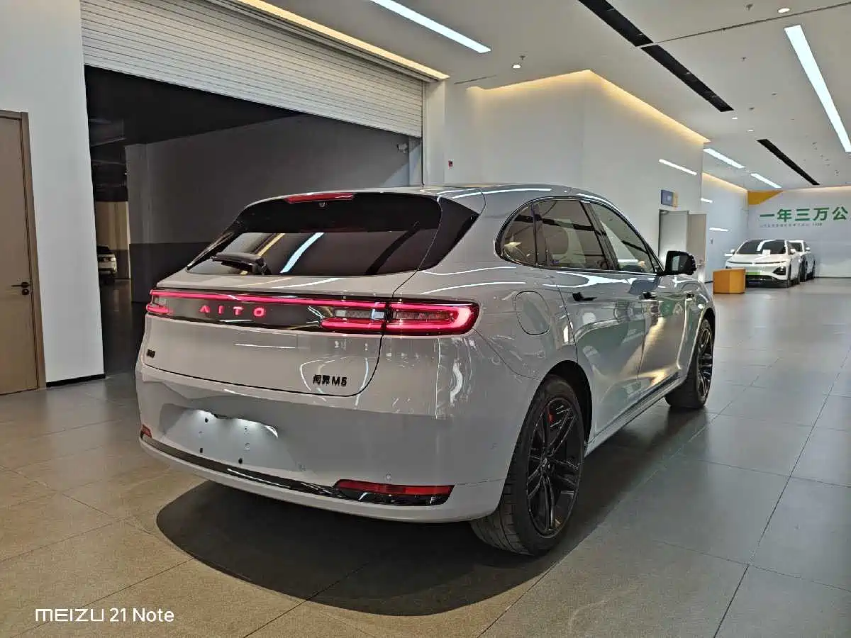 AITO Wenjie AITO M5 2025 Extended Range Ultra AWD фото 6