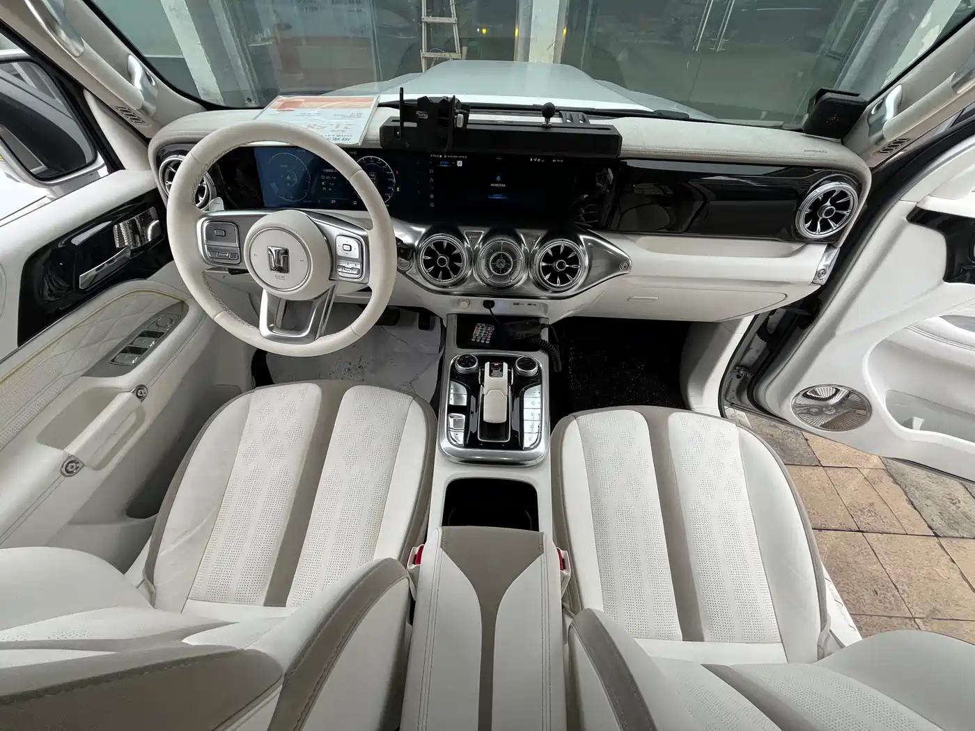 TANK CO CREATION TANK 300