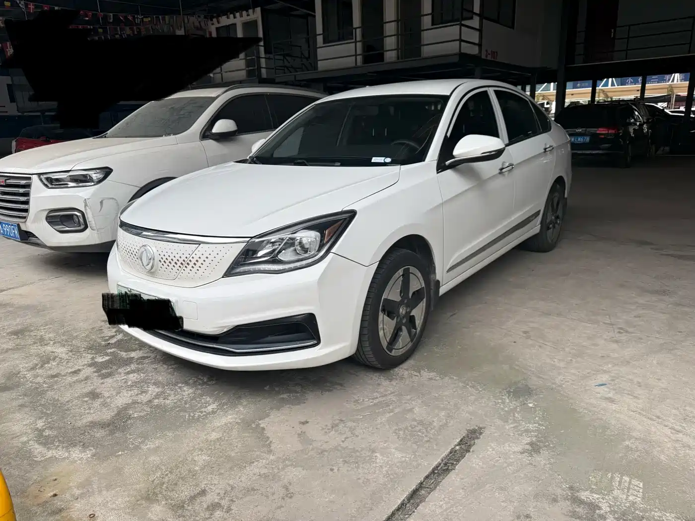 Dongfeng Aeolus Dongfeng Fengshen E70 2021 — пригон из Китая