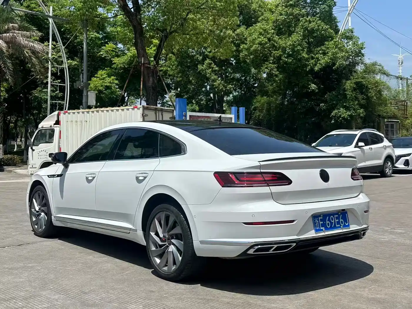 Volkswagen FAW-Volkswagen CC 2023 380TSI Eye-catching Edition фото 7