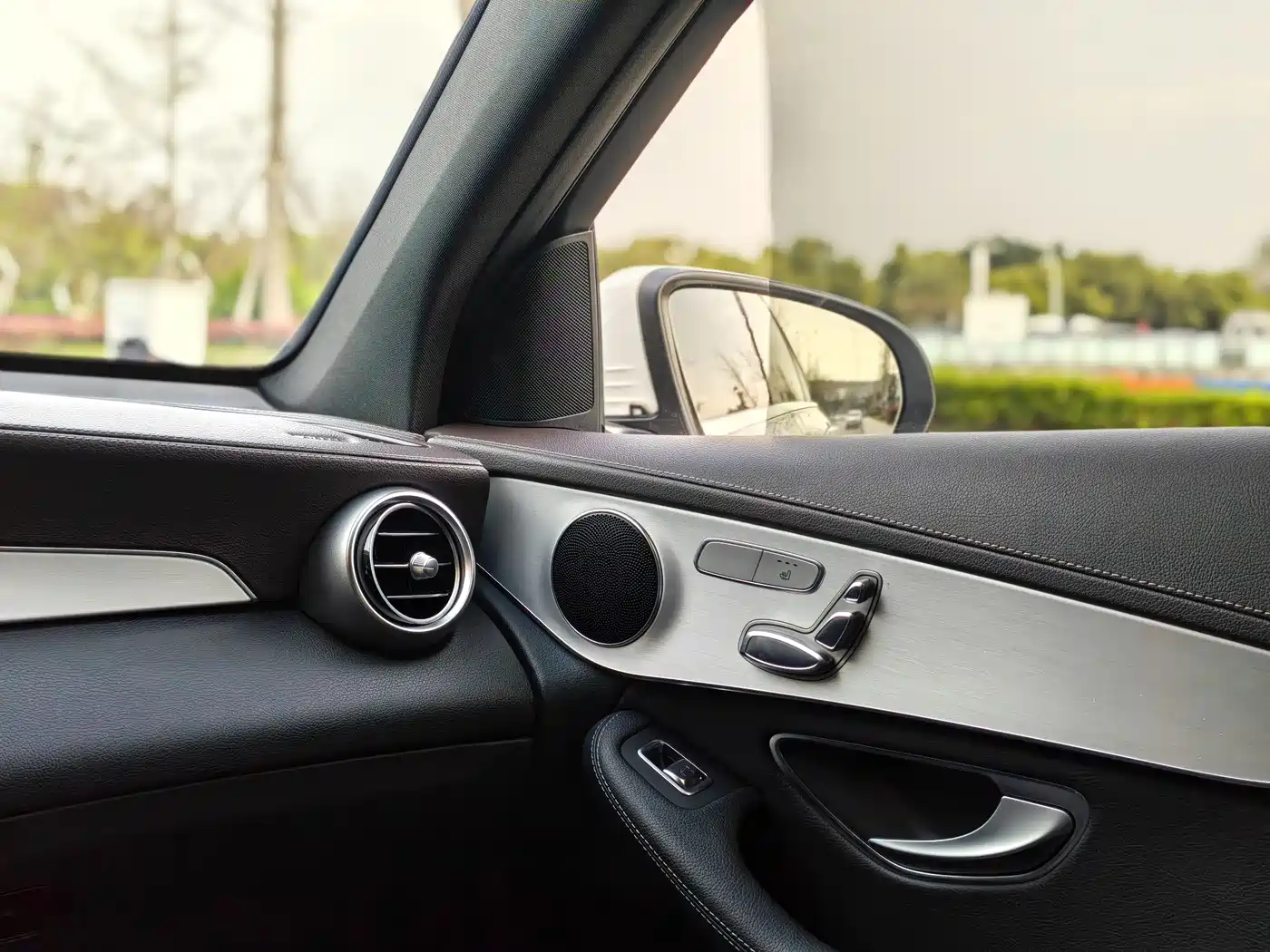 Mercedes-Benz GLC 2021 GLC 260 L 4MATIC Sporty фото 11