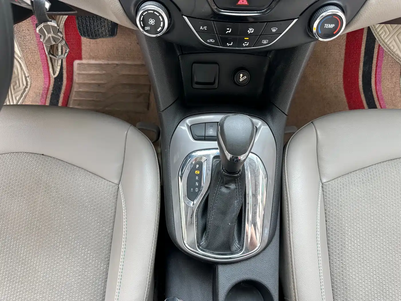 Chevrolet Cruze 2015 1.5L Automatic Luxury Edition фото 18