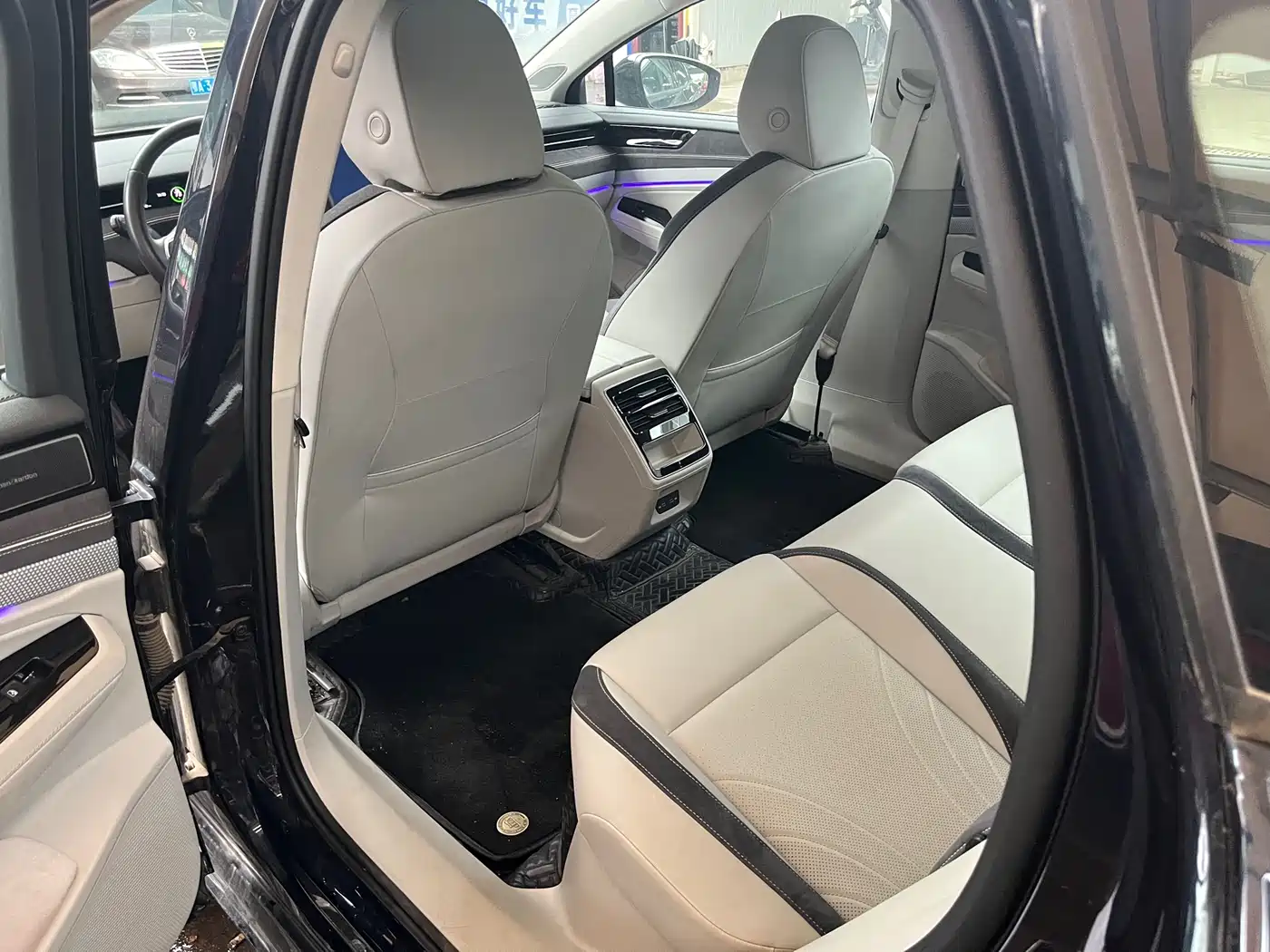 VOLKSWAGEN ID.7 VIZZION