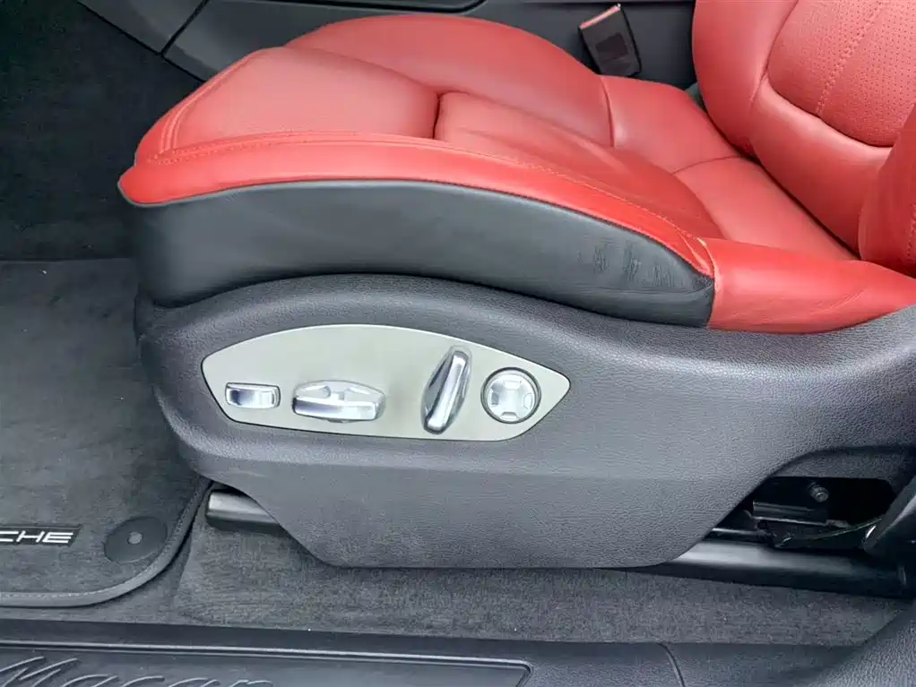 Porsche Macan 2020 Macan 2.0T фото 30