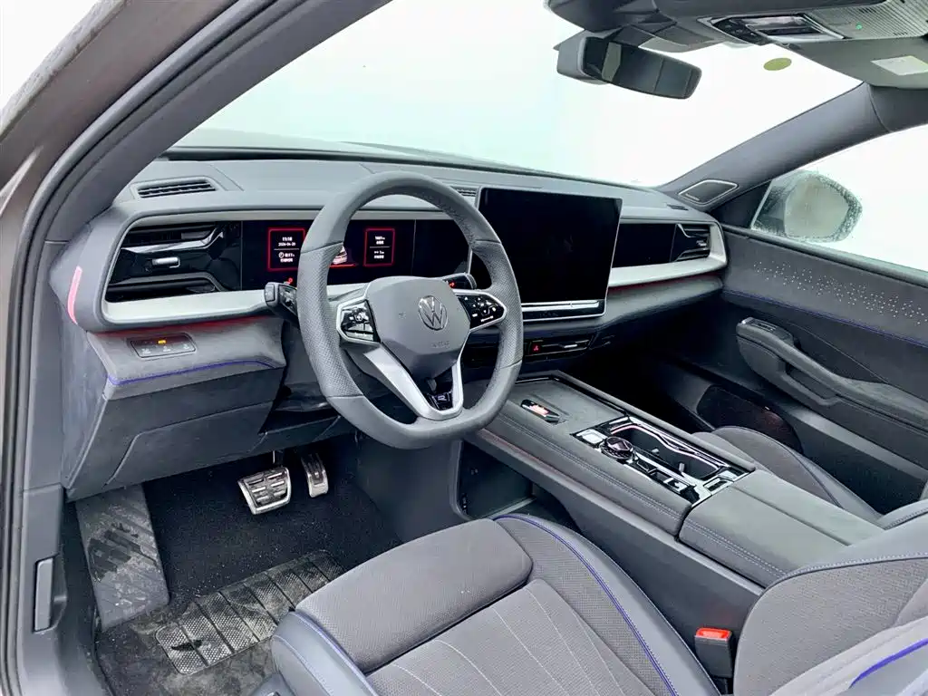 Volkswagen Teramont 2025 Teramont Pro 450TSI 4WD Summit Edition фото 16