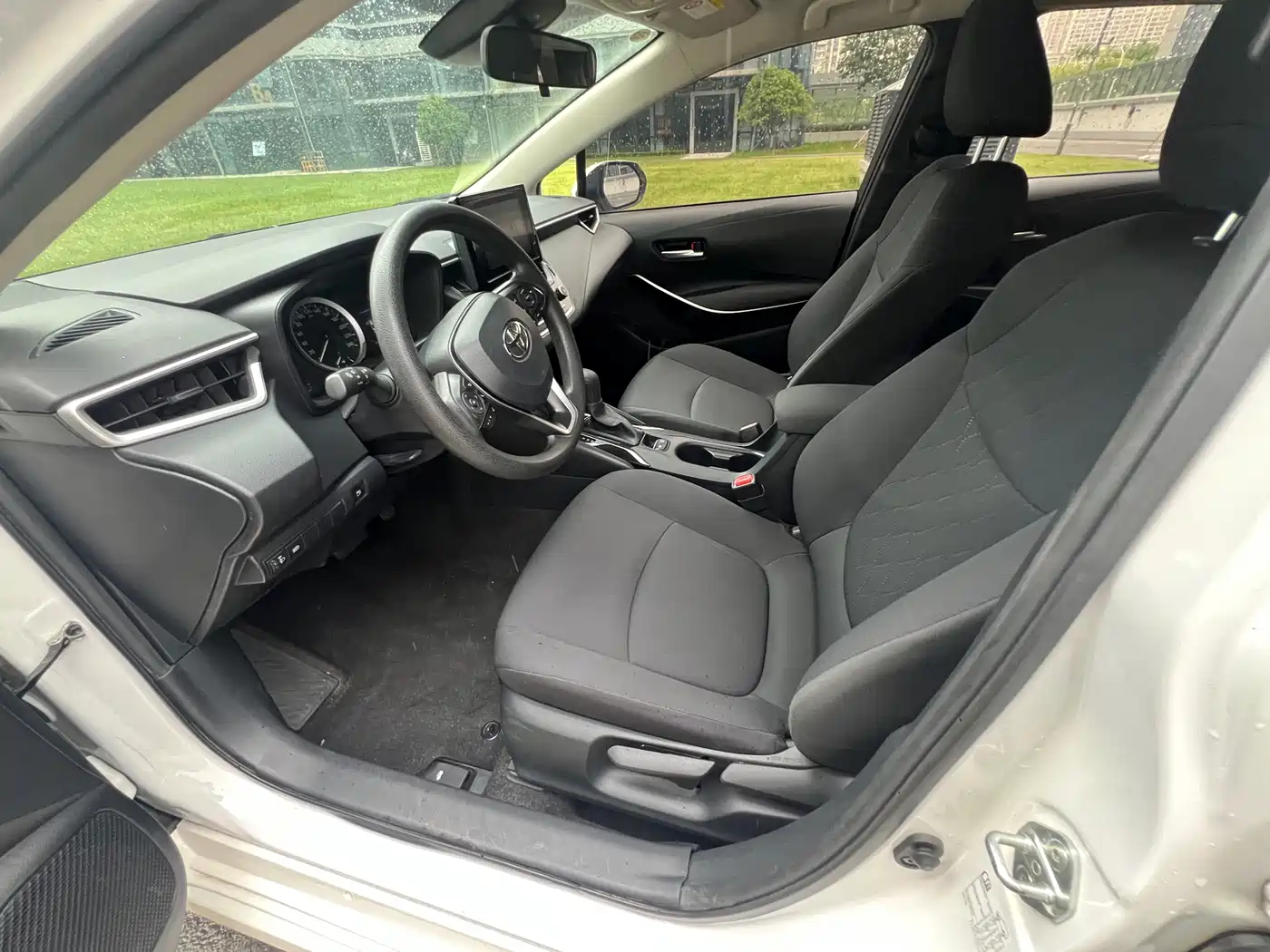 Toyota Corolla 2021 Hybrid 1.8L E-CVT Pioneer Edition фото 17