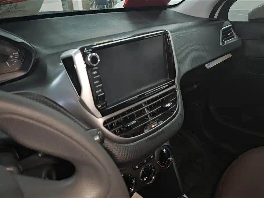 Peugeot 2008 2015 Cool Edition 1.6L Auto Jade фото 13