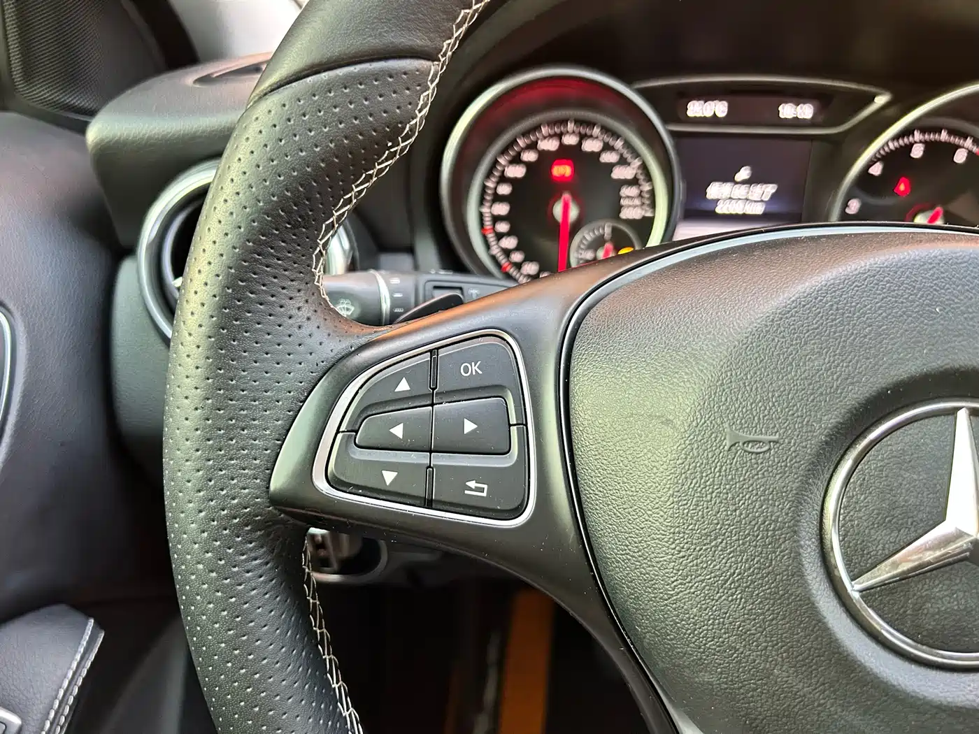 Mercedes-Benz GLA 2017 GLA 200 Dynamic фото 22