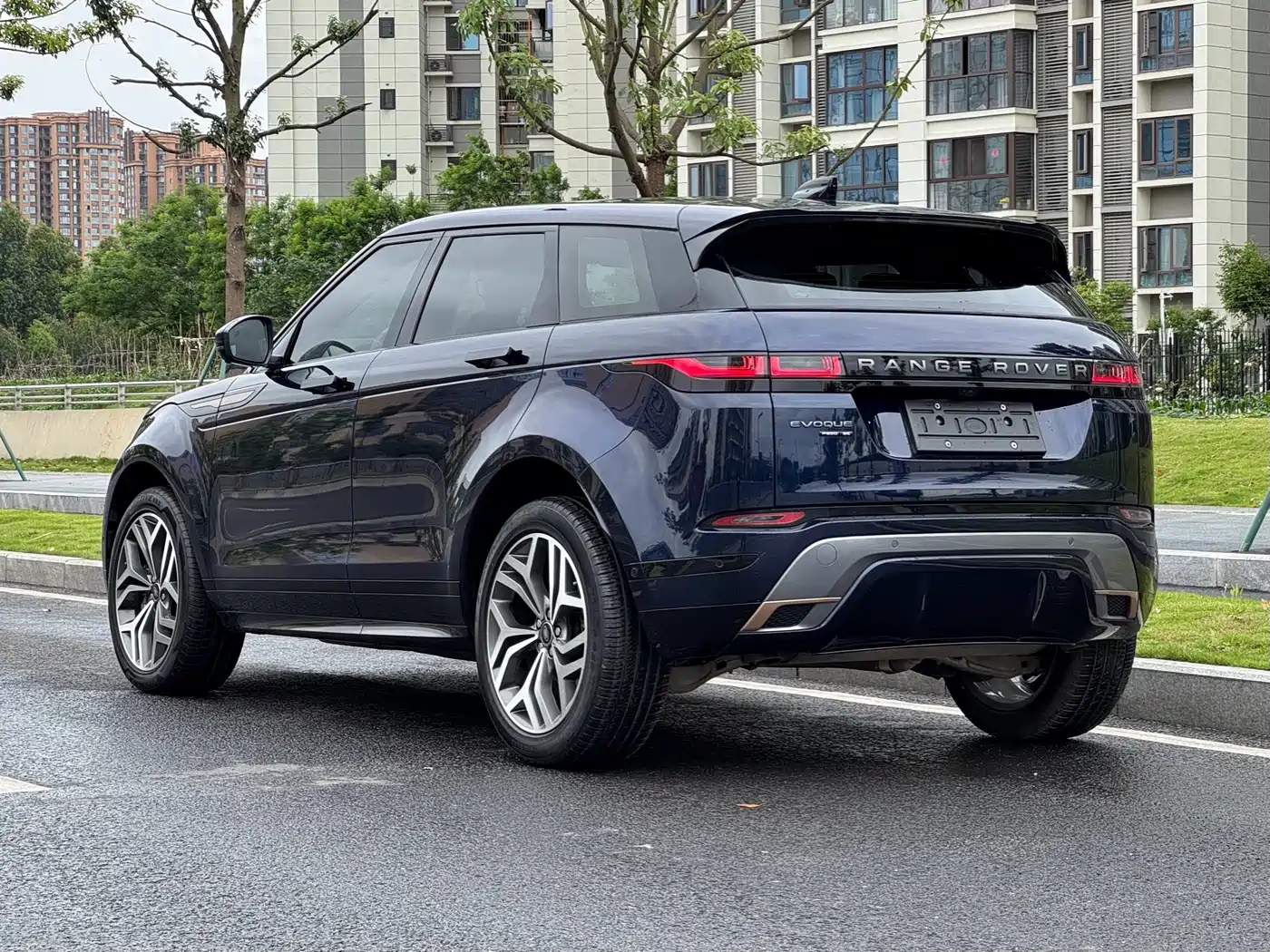 Land Rover Range Rover Evoque 2020 249PS R-DYNAMIC SE Sport Tech Edition фото 14
