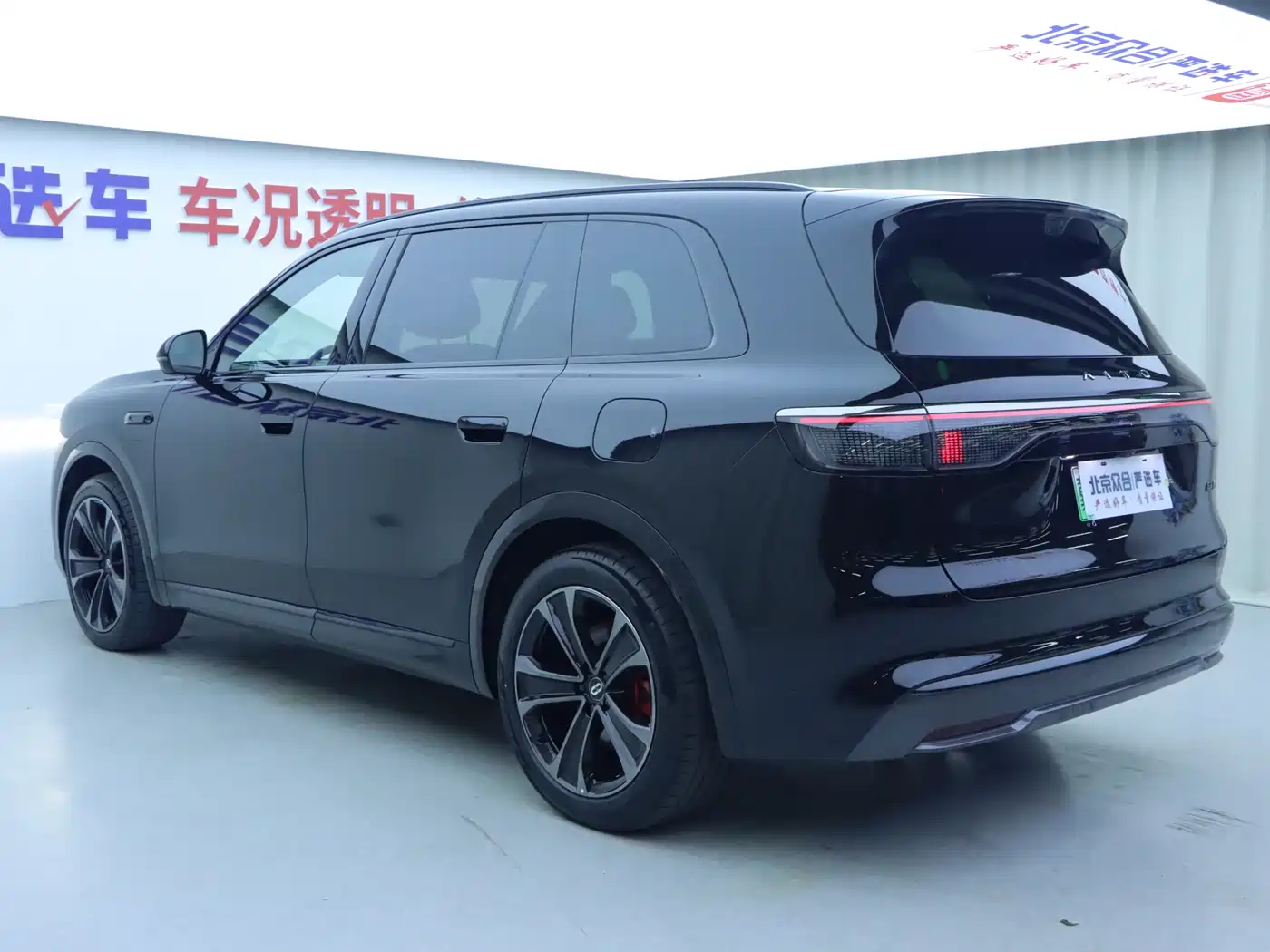 AITO Wenjie AITO M8 2025 Range Extender Max+ Edition 53.4kWh 5-seater фото 27