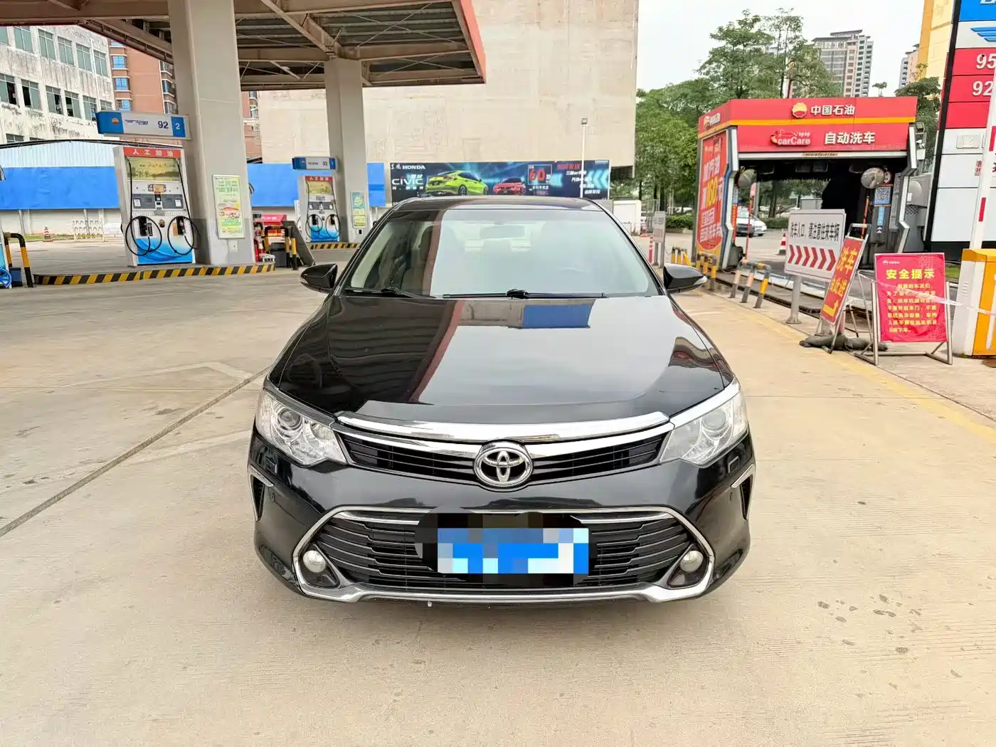 Toyota Camry 2016 2.5G 10th Anniversary Luxury Navigation Edition фото 2