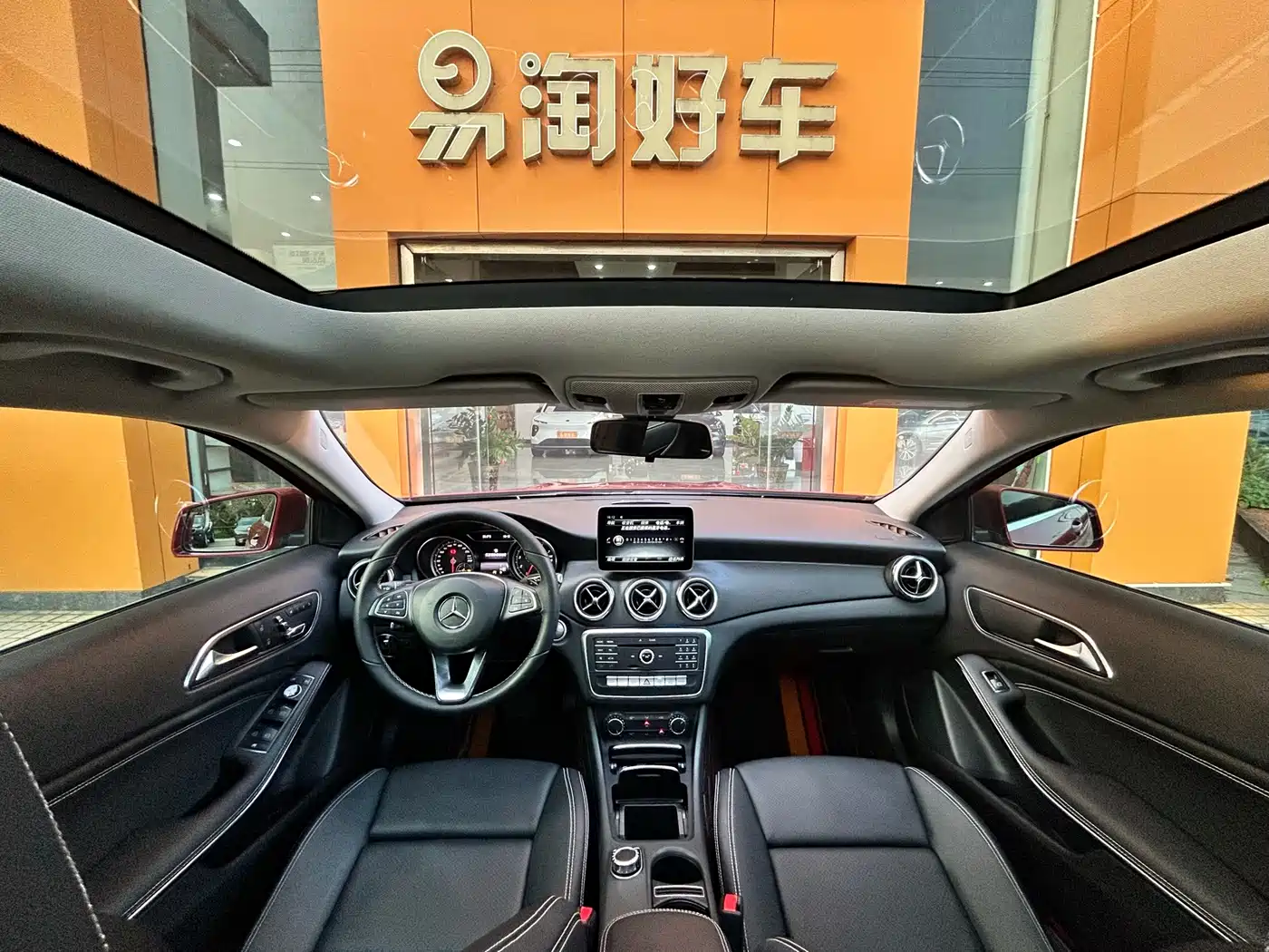 Mercedes-Benz GLA 2017 GLA 200 Dynamic фото 16