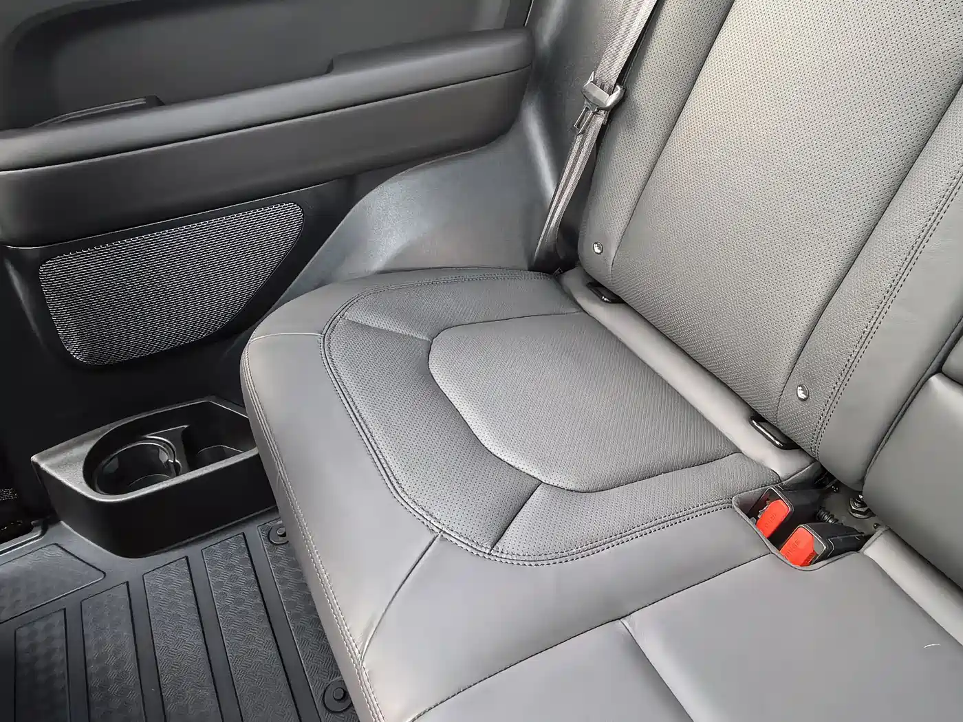 Land Rover Defender 2023 Facelift 90 3.0T P400 XS фото 13