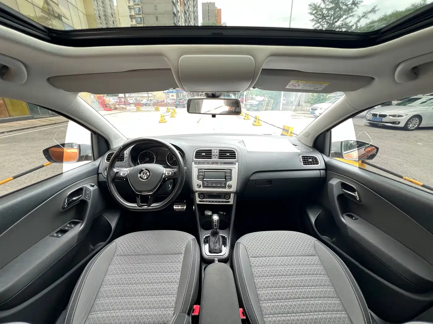 Volkswagen Polo 2018 1.5L Cross Polo Auto фото 5