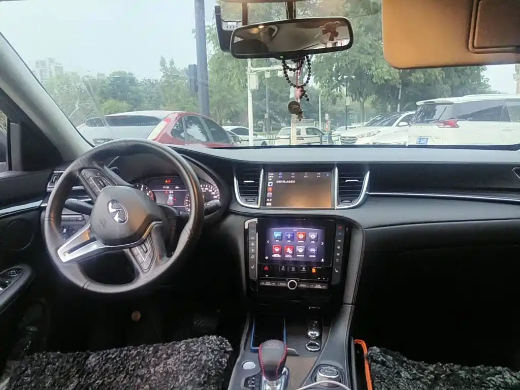 Photo 12 - Infiniti QX50