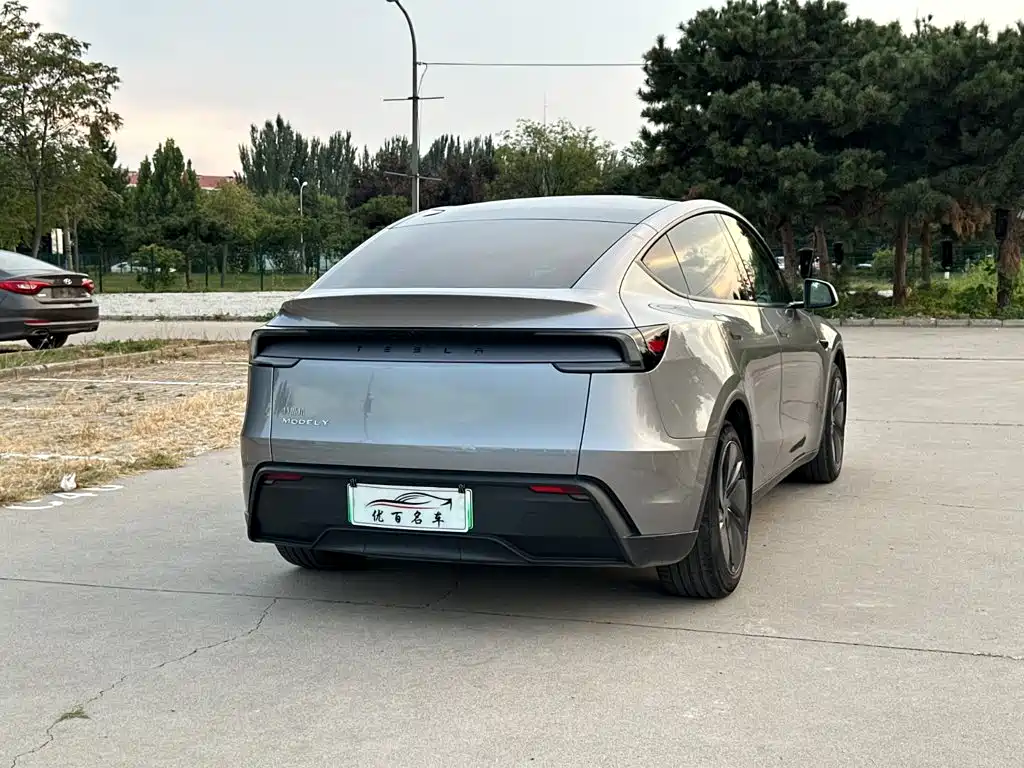 Фото 6 - Tesla Model Y