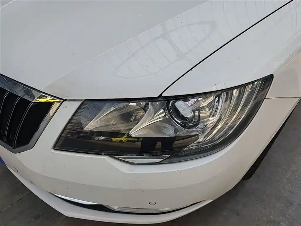 Škoda Superb 2013 1.8TSI Automatic Elegance Edition фото 24