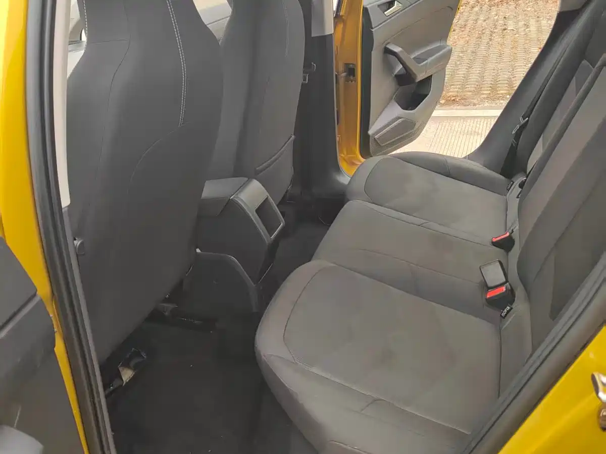 Volkswagen Polo 2019 Plus 1.5L Automatic Panorama Enjoyment Edition фото 12