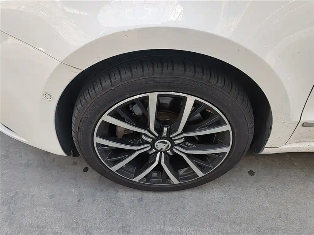 Škoda Superb 2013 1.8TSI Automatic Elegance Edition фото 23