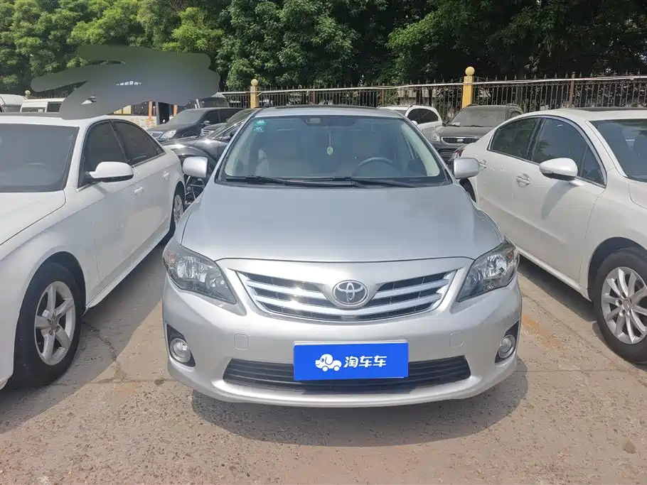 Toyota Corolla 2012 Styling Edition 1.8L CVT GL-i фото 2