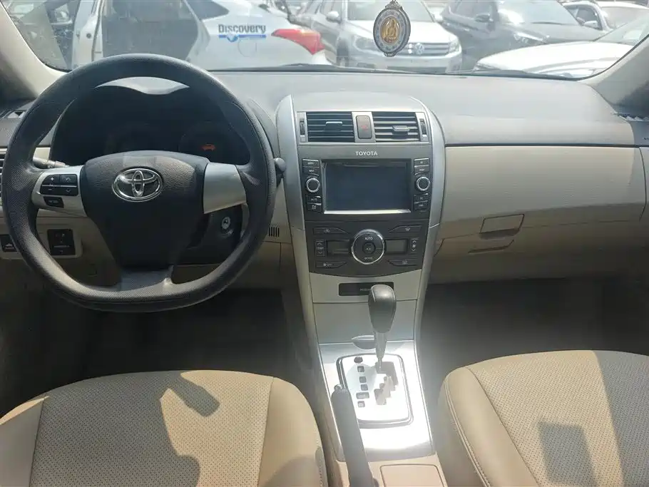 Toyota Corolla 2012 Styling Edition 1.8L CVT GL-i фото 12