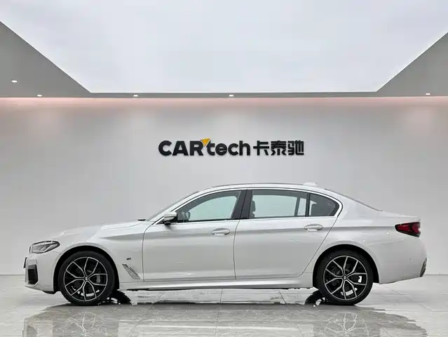 BMW 5 Series 2023 530Li Premium M Sport Package — фото 2