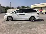 Фото 4 - Honda Elysion
