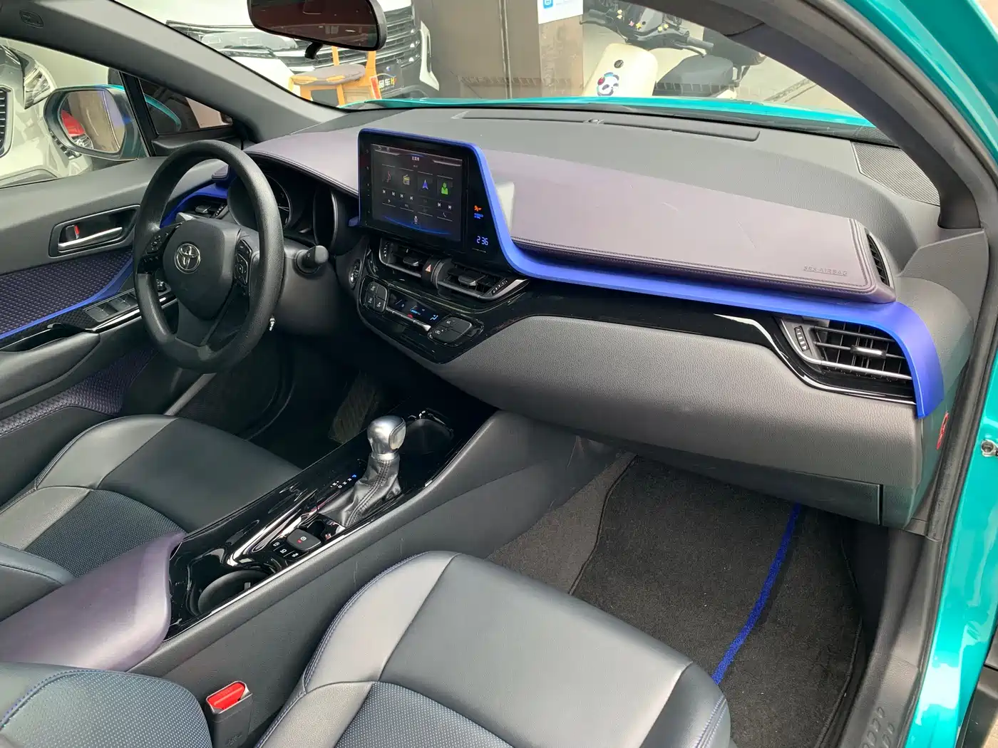 Toyota C-HR 2020 Model 2.0L Leading фото 11