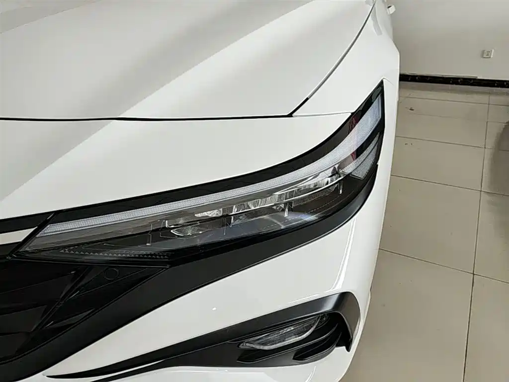 Hyundai Elantra 2023 1.5L CVT GLX Elite Edition фото 23