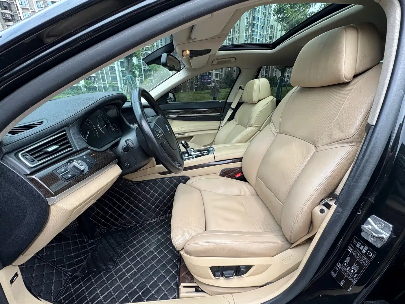 BMW 7 Series 2011 730Li Elegance фото 4