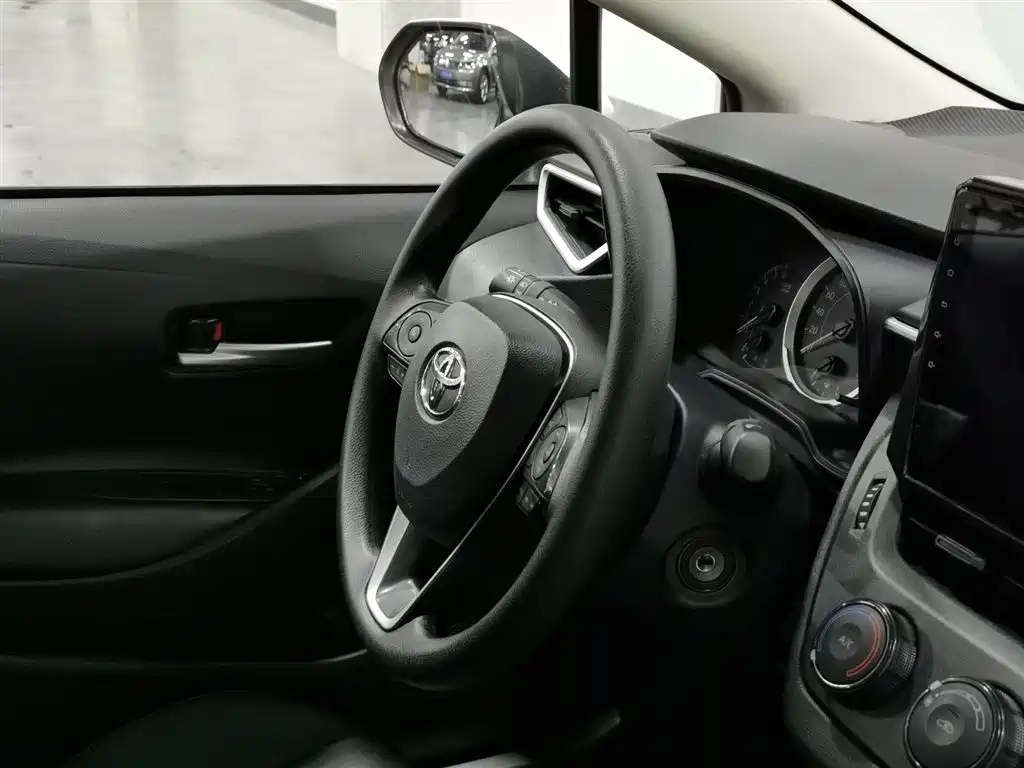 Toyota Corolla 2019 1.2T S-CVT GL Pioneer Edition фото 22