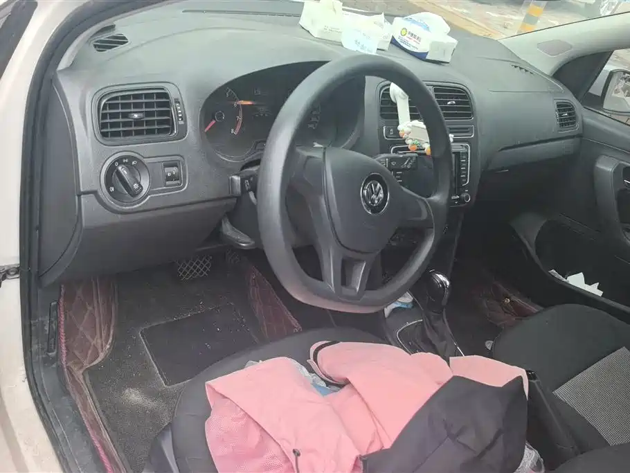 Volkswagen Polo 2018 1.5L Auto Safe Drive фото 12