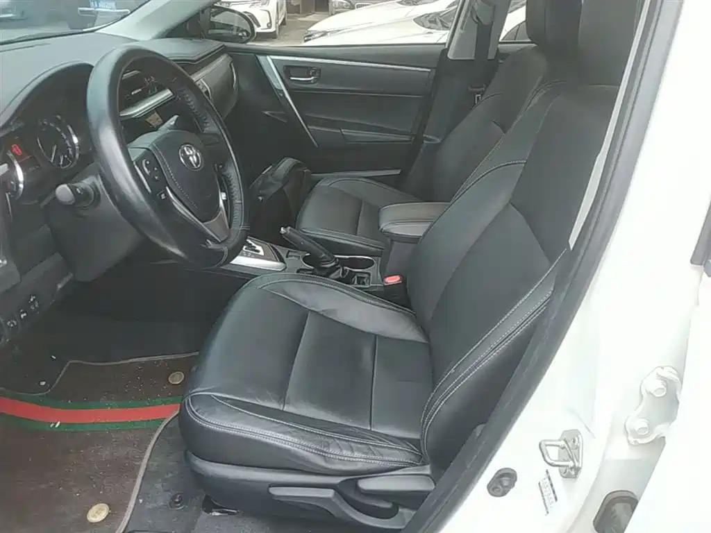 Toyota Corolla 2014 1.6L CVT GL-i Leather Edition фото 15