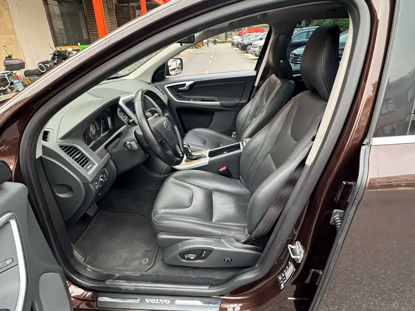 Photo 3 - Volvo XC60