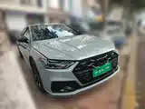 Photo 3 - Audi A7L