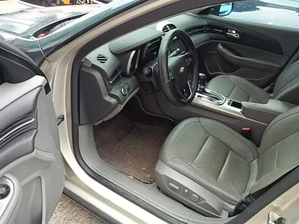 Chevrolet Malibu 2014 2.0L Automatic Luxury фото 16