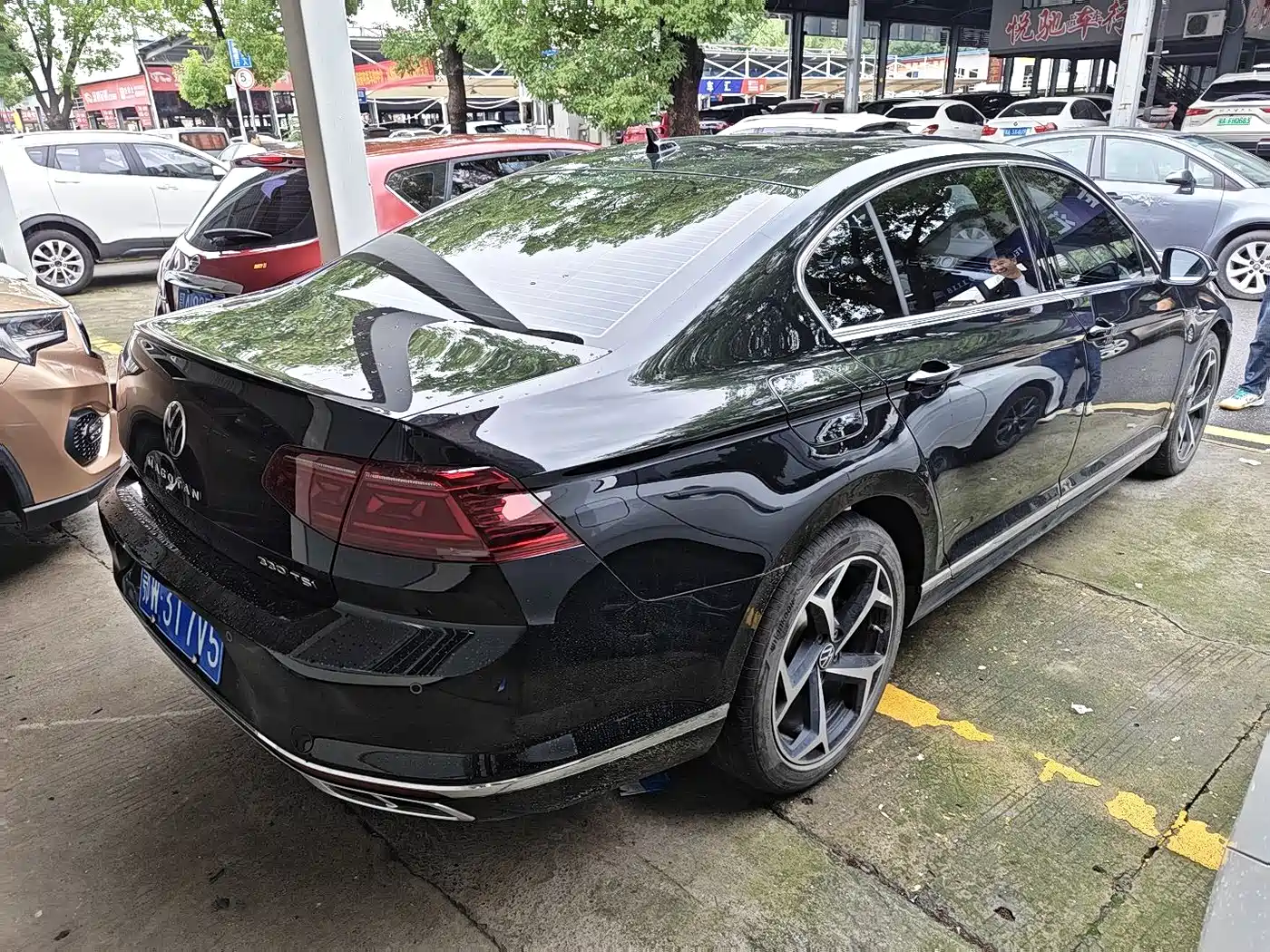 Volkswagen Magotan 2023 Model 2 Million Commemorative Edition 330TSI DSG Luxury фото 16
