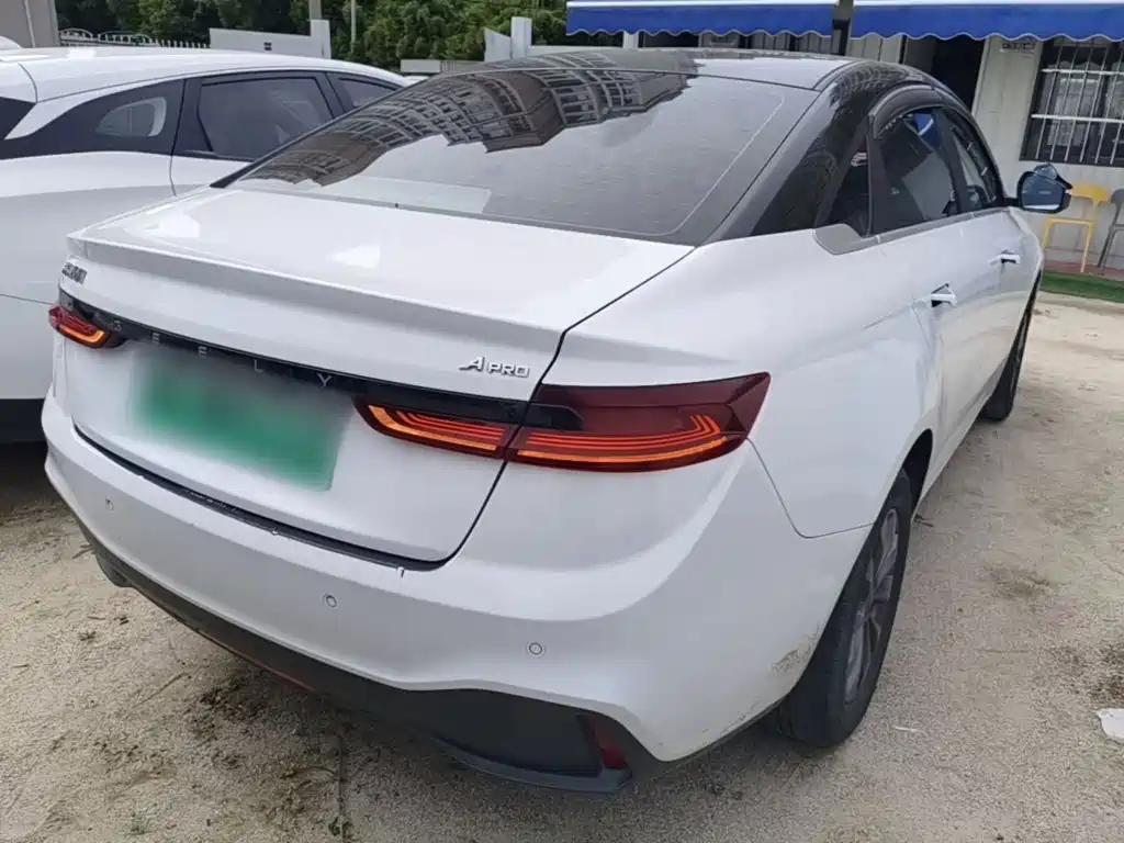 Фото 7 - Geely Geometry A
