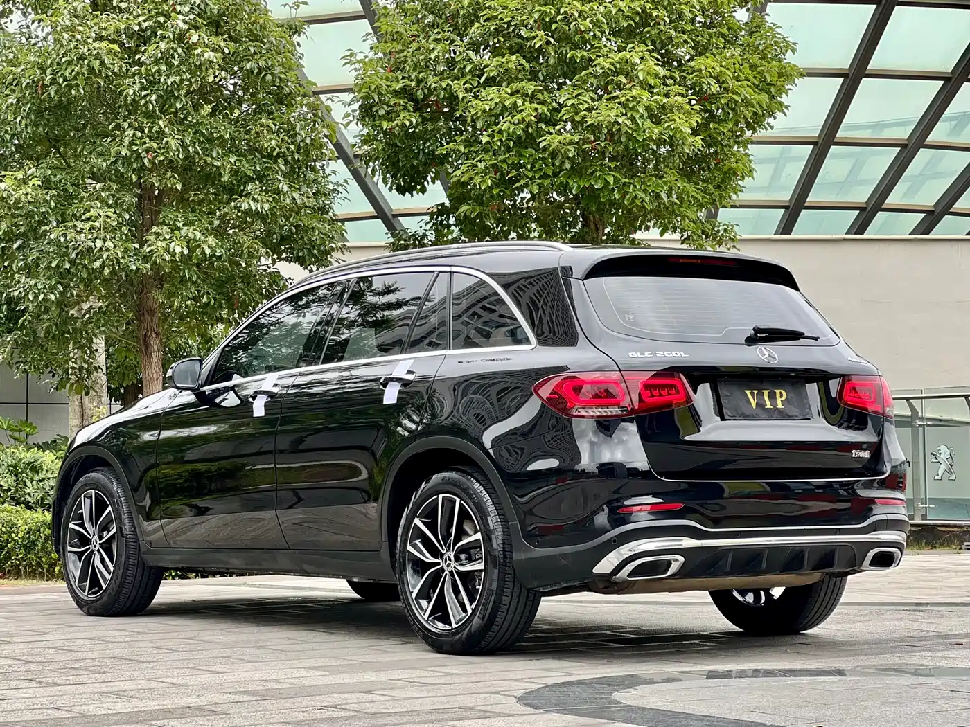 MERCEDES-BENZ GLC