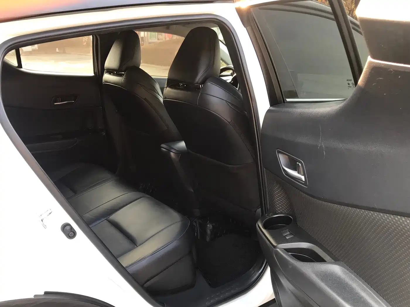 Toyota C-HR 2021 2.0L Luxury Edition фото 15