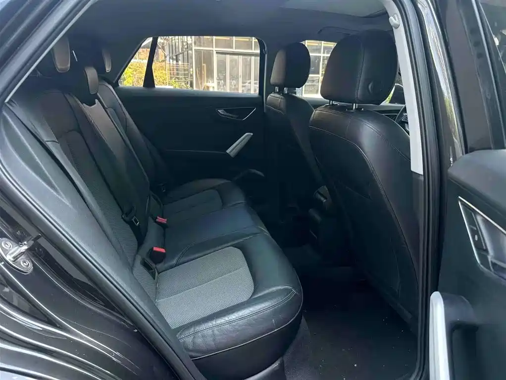Фото 8 - Audi Q2L