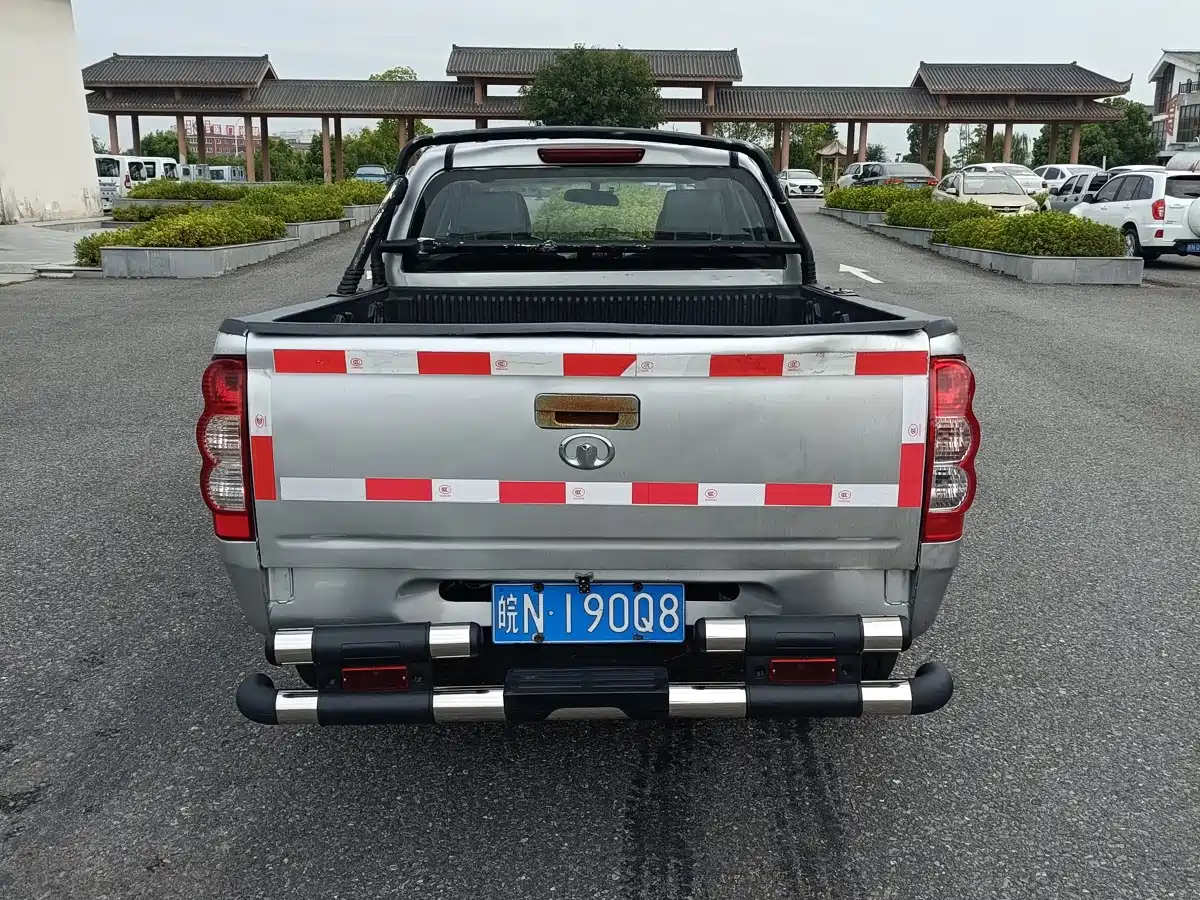 Great Wall Fengjun 5 2015 2015 2.0T Mining Edition 2WD Luxury Large Double Cab 4D20B