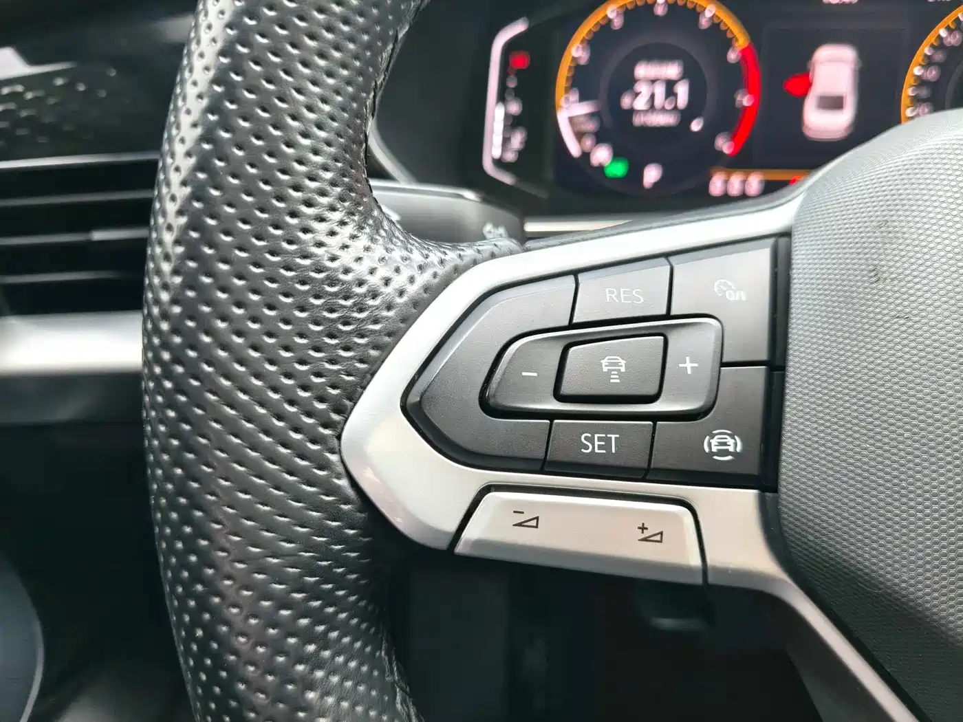 Volkswagen Passat 2022 330TSI Starlight Elite Edition фото 19