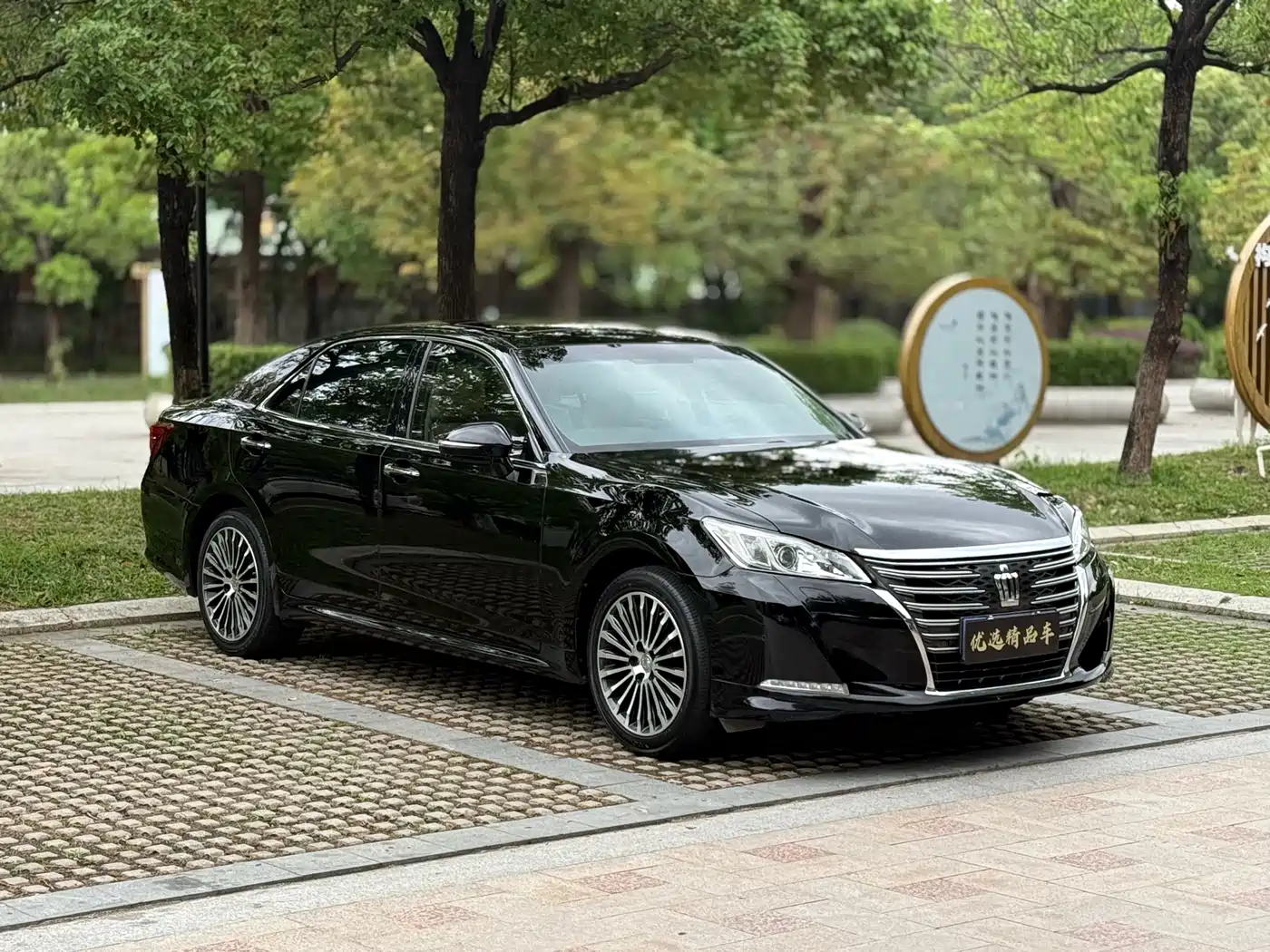 Toyota Crown 2018 2.0T Fashion Edition фото 3