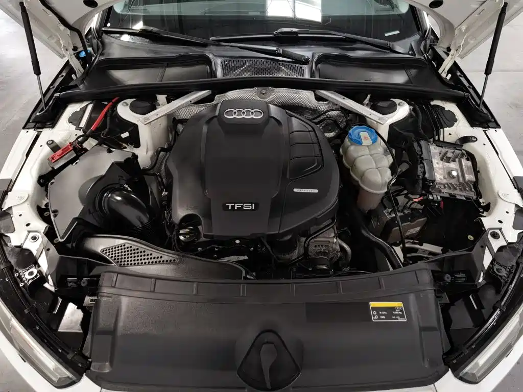 Photo 6 - Audi A4L