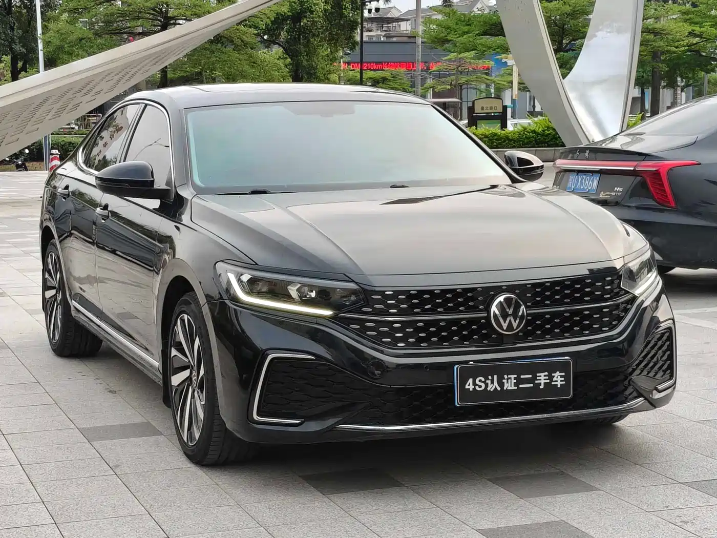 Volkswagen Passat 2022 330TSI Starlight Elite Edition фото 3