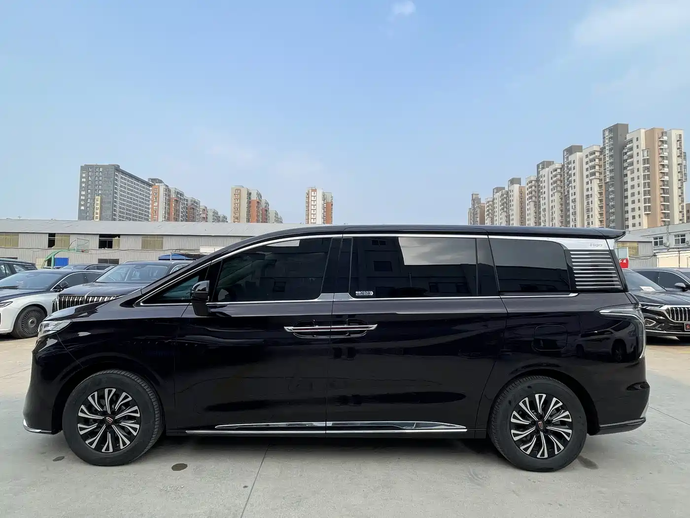 2025 Hongqi HQ9 PHEV