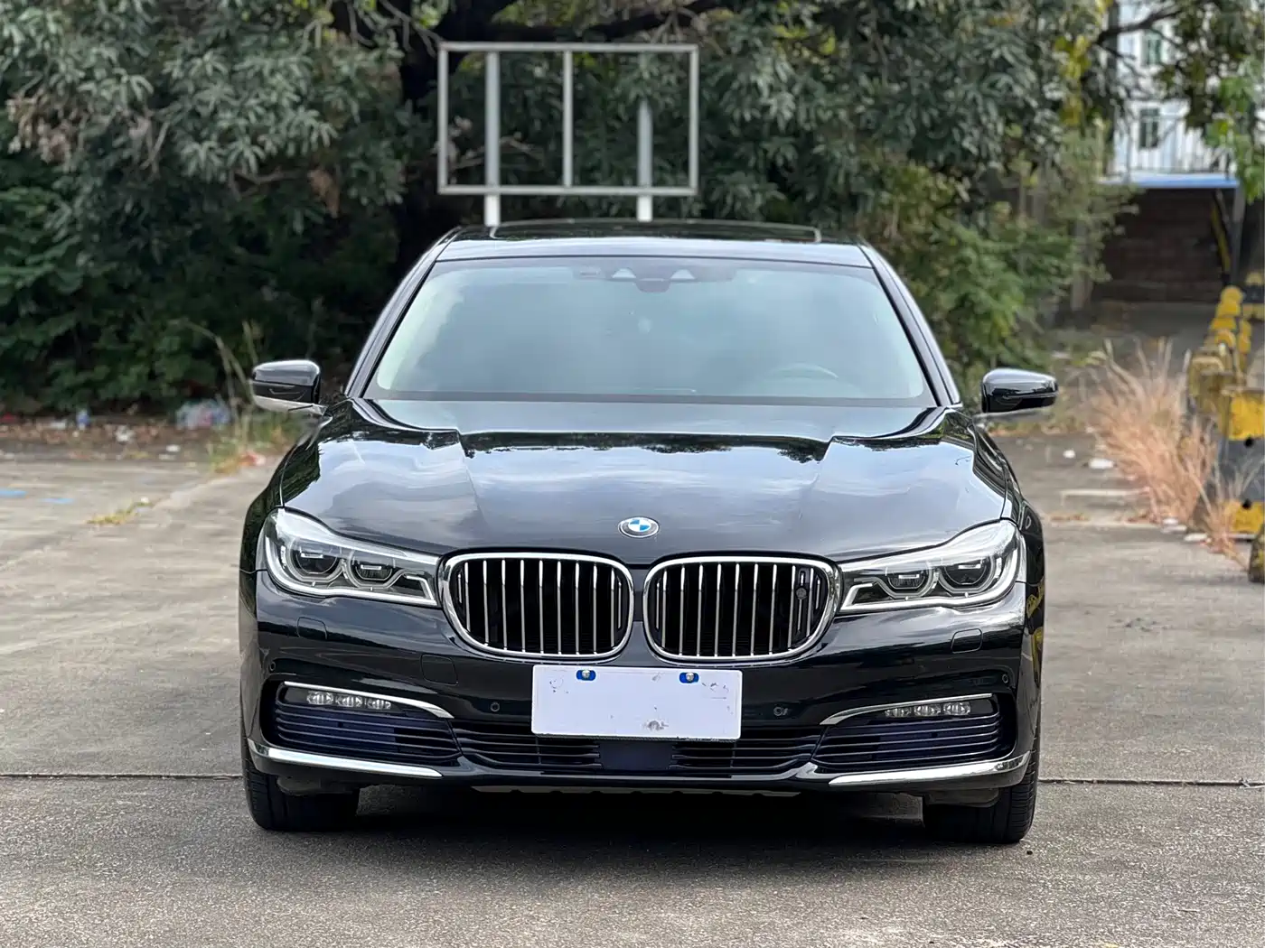 BMW 7 Series 2016 740Li Leading Edition фото 2