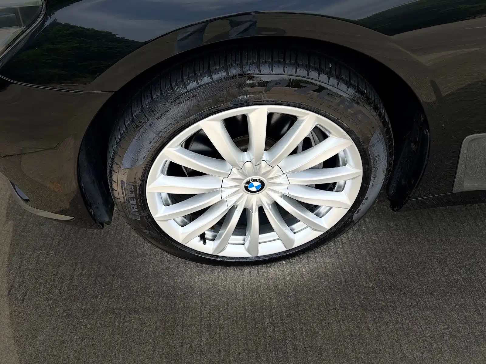 Фото 14 - BMW 7 Series